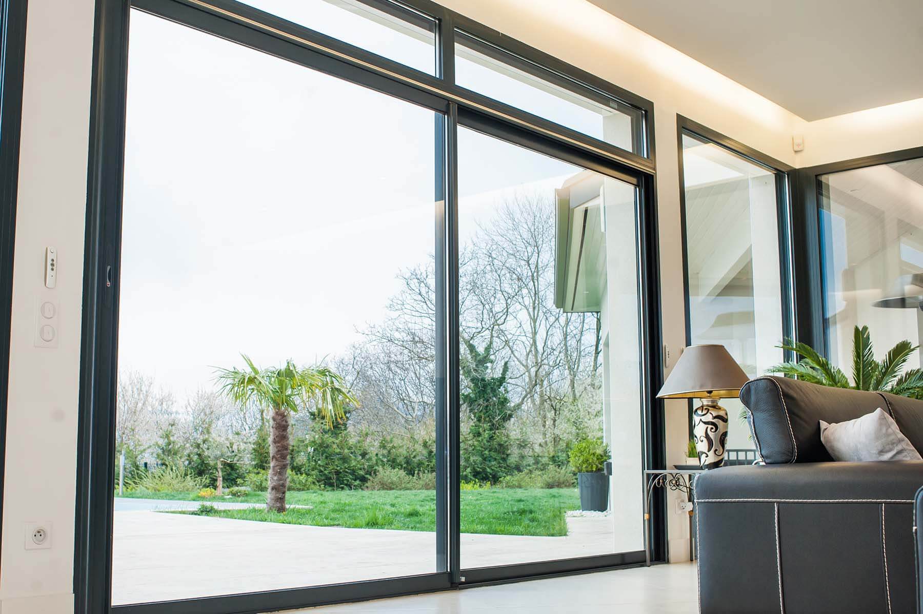 Optio BSC94 Inline Sliding Door Central Window Systems